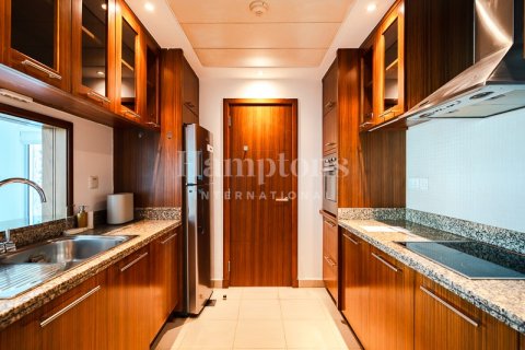 Apartmen di Dubai Marina, Dubai, UAE 1 bilik tidur, 95.78299300 meter persegi № 705447 - foto 5