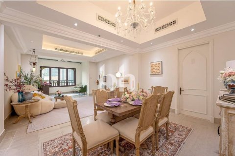 Apartament në Downtown Dubai (Downtown Burj Dubai), Emiratet e Bashkuara Arabe 2 dhoma gjumi, 132 m2. № 642868 - Foto 3