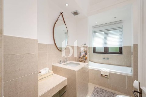 Apartament në Downtown Dubai (Downtown Burj Dubai), Emiratet e Bashkuara Arabe 2 dhoma gjumi, 132 m2. № 642868 - Foto 13
