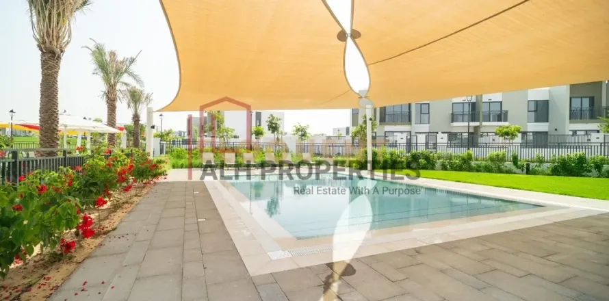 Kuća u nizu u Dubai Land, Dubai, UAE 167 m2, 3 spavaćih soba Br. 690408