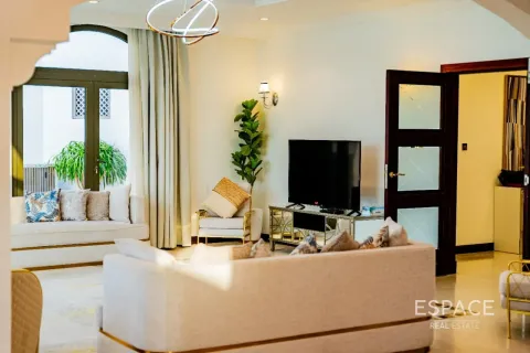 Villa til salg i Palm Jumeirah, Dubai, UAE 5 soveværelser, 530 kvm № 738040 - foto 6