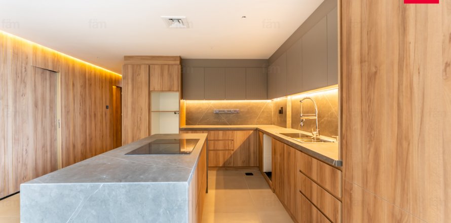 Apartment in Dubai Marina, UAE 2 bedrooms, 141.7 sq.m. № 630428