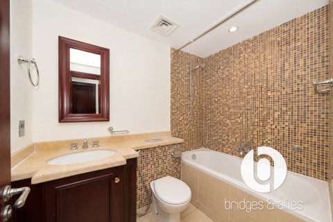 דירה להשכרה ב Old Town, Dubai, איחוד האמירויות  1 חדר שינה, 88 מ"ר, מספר 752162 - תמונה 13