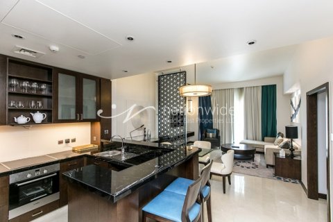 Apartment in Abu Dhabi, UAE 3 bedrooms, 221.9 sq.m. № 256719 - photo 3