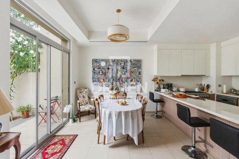 Városi lakóépület itt: Arabian Ranches 2, Dubai, EAE, 4 hálószoba, 275.36 m², azonosító: 756271 - fénykép 1