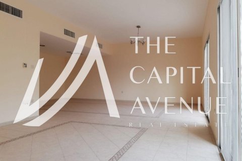 Abu Dhabi, UAE의 판매용 빌라 침실 4개, 249제곱미터 번호 681239 - 사진 3