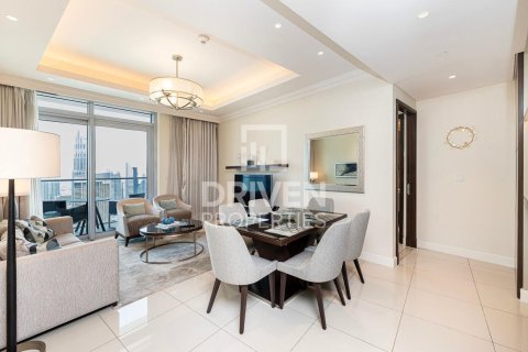 דירה להשכרה ב Downtown Dubai (Downtown Burj Dubai), Dubai, איחוד האמירויות 2 חדרי שינה, 126 מ"ר, מספר 655055 - תמונה 2