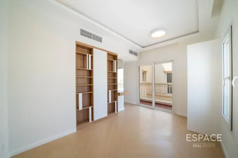 Villa in The Springs, Dubai, UAE 2 bedrooms, 153 sq.m. № 737742 - photo 18