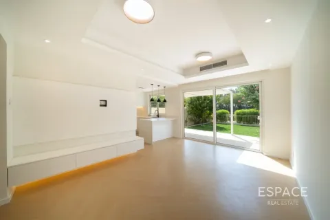 Villa in The Springs, Dubai, UAE 2 bedrooms, 153 sq.m. № 737742 - photo 3