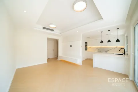 Villa in The Springs, Dubai, UAE 2 bedrooms, 153 sq.m. № 737742 - photo 5