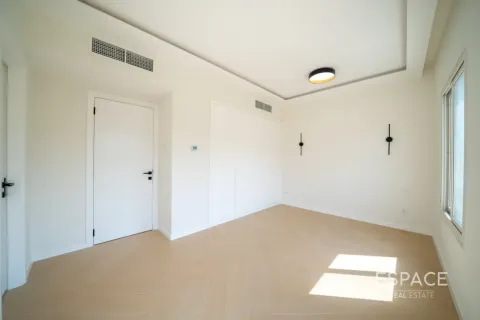 Villa in The Springs, Dubai, UAE 2 bedrooms, 153 sq.m. № 737742 - photo 15