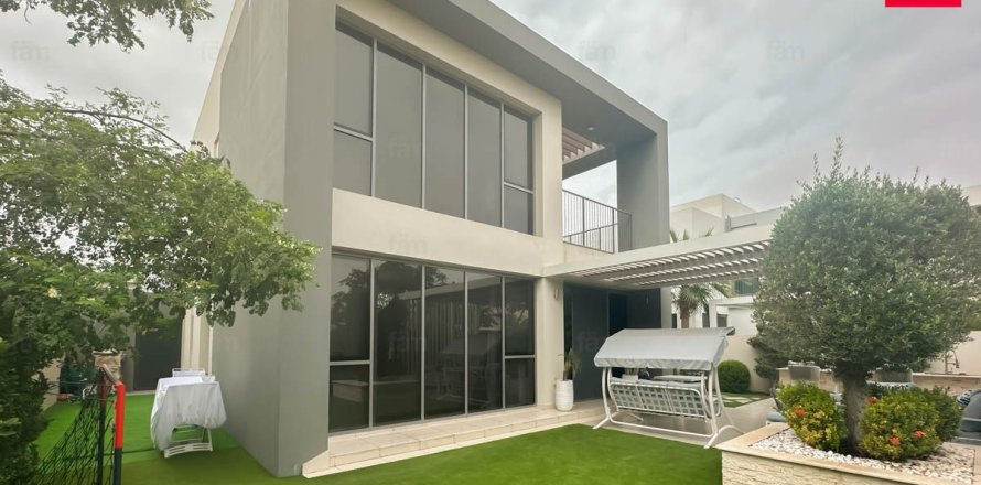 Villa itt: Dubai Hills Estate, EAE, 4 hálószoba, 448.3 m², azonosító: 678438