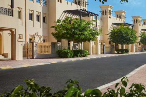 Villetta a schiera in vendita a Ras Al Khaimah, EAU 4 camere da letto, 251 mq. № 734907 - foto 10