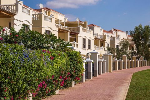 Villetta a schiera in vendita a Ras Al Khaimah, EAU 4 camere da letto, 251 mq. № 734907 - foto 9