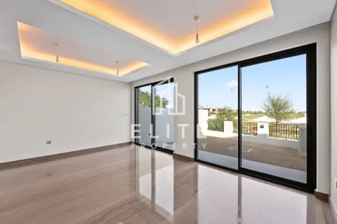 Зняти в оренду таунхаус в DAMAC Hills (Akoya by DAMAC), Дубай, ОАЕ 4 кімнати, 316м2, № 681730 - фото 4