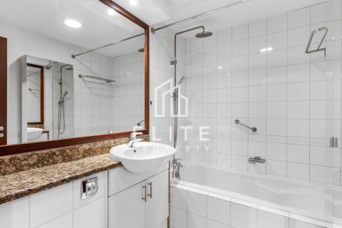 Appartamento in affitto a Dubai Marina, Dubai, EAU 3 camere da letto, 216 mq. № 681727 - foto 27