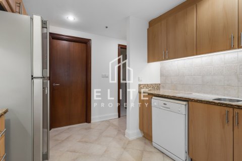 Appartamento in affitto a Dubai Marina, Dubai, EAU 3 camere da letto, 216 mq. № 681727 - foto 15