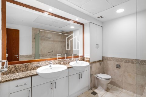 Appartamento in affitto a Dubai Marina, Dubai, EAU 3 camere da letto, 216 mq. № 681727 - foto 30