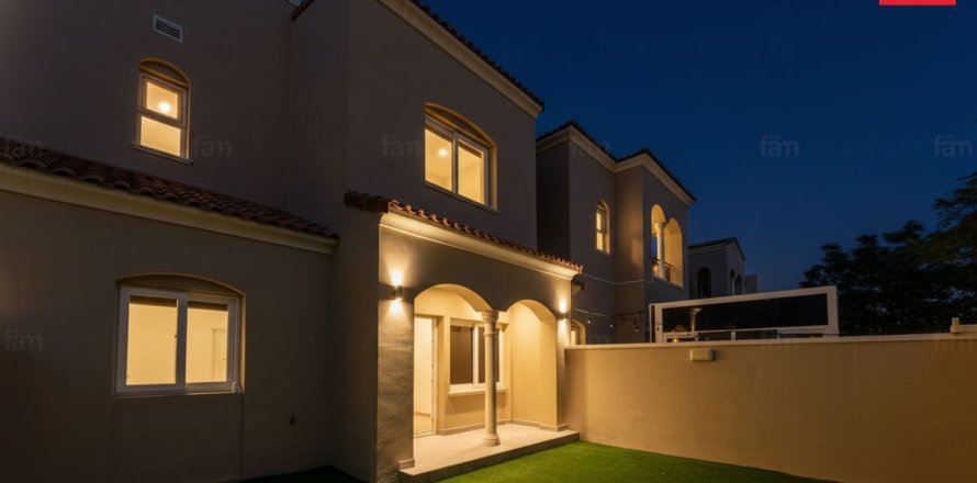 Řadový dům v Dubai, SAE 3 ložnice, 258.2 m² Č.: 721695